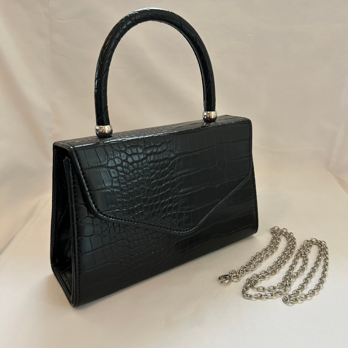 Classic Lucille Handbag in Black - Vintage Inspired – Classic Bags In Bloom